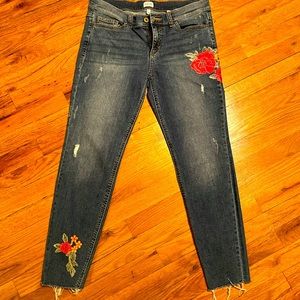 Sneak Peek. Sexy boyfriend cut jeans.  Size 9.